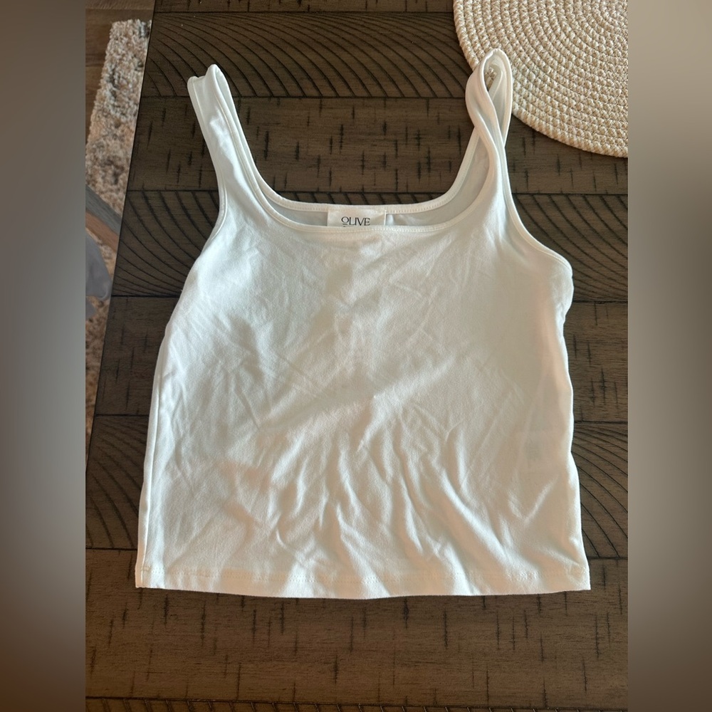 Nwt Olive and oak white crop top size small